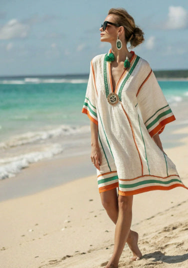 Robe Tunique Bohème d’Été – Col V Brodé et Coupe Ample