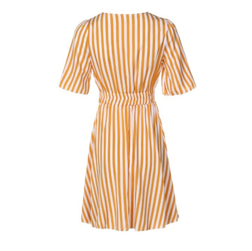 Robe Portefeuille Rayée Femme – Manches Courtes, Ceinture et Volants, Chic et Tendance Été