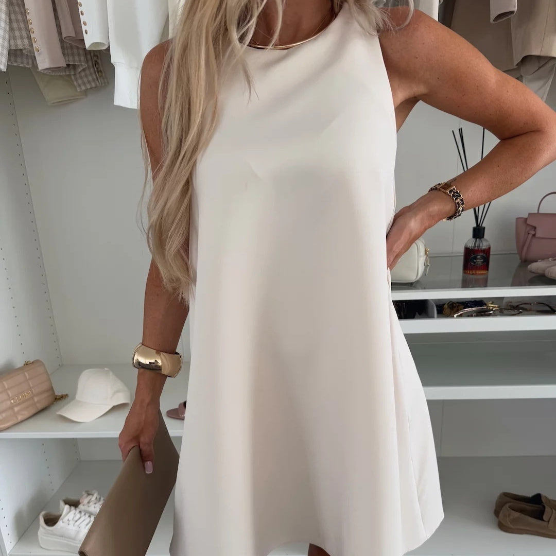Robe Trapèze Élégante Sans Manches – Coupe Fluide et Chic
