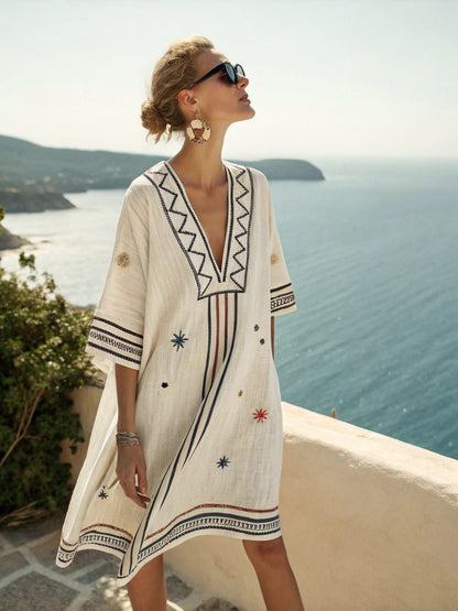 Robe Tunique Bohème d’Été – Col V Brodé et Coupe Ample