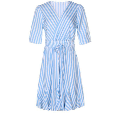 Robe Portefeuille Rayée Femme – Manches Courtes, Ceinture et Volants, Chic et Tendance Été